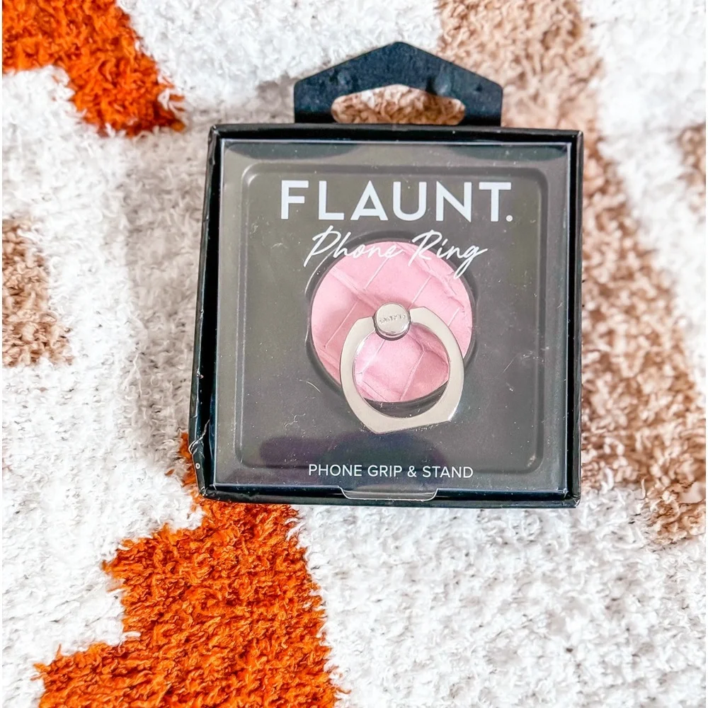 NWT Never Used Flaunt Case Phone Ring
